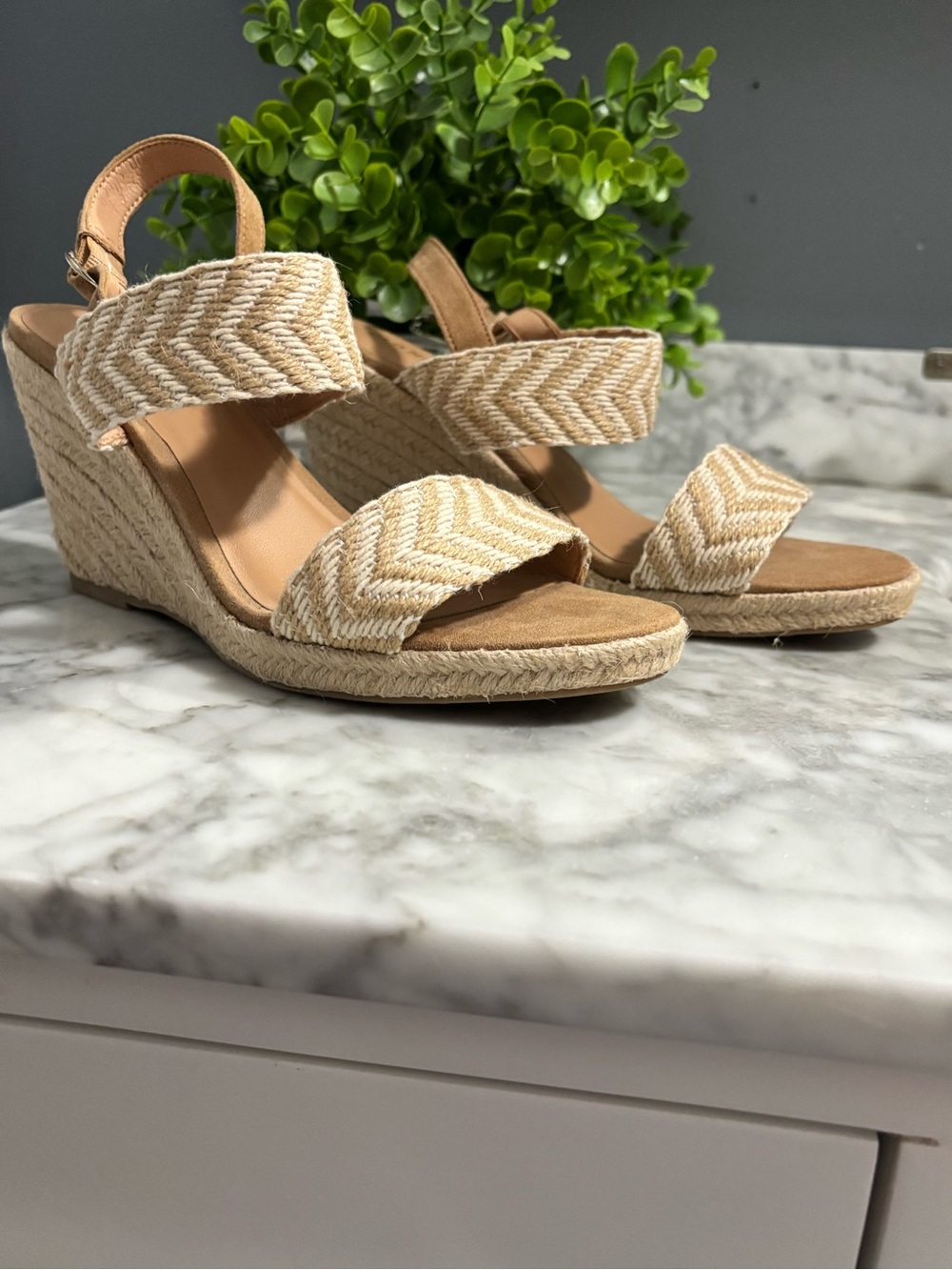 Old Navy Natural Beige Woven Espadrille Wedge Sandals